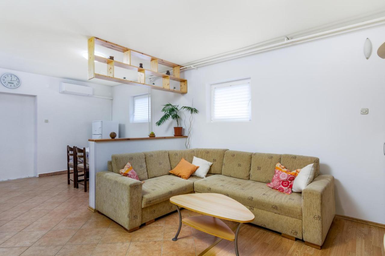 Apartment Buzet 17562a Buitenkant foto