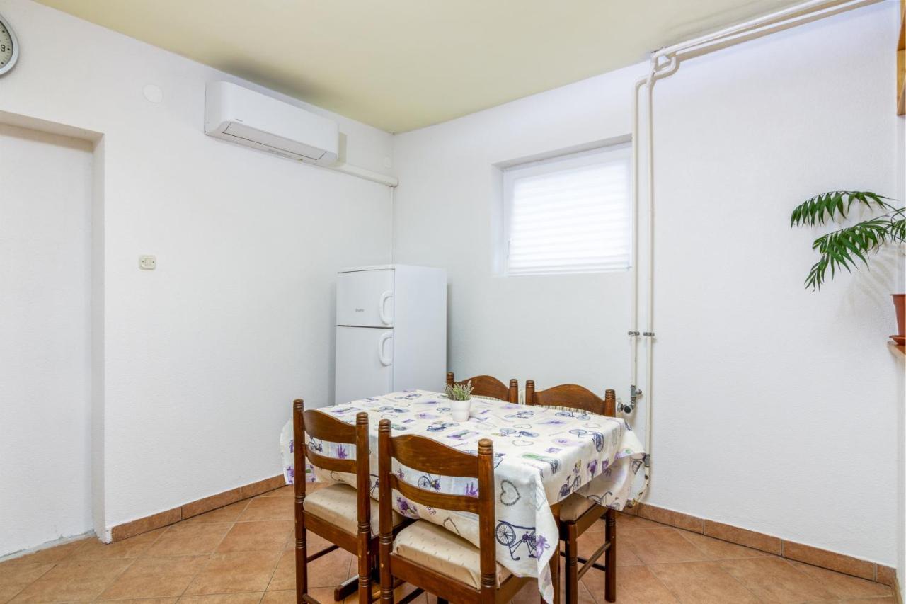 Apartment Buzet 17562a Buitenkant foto